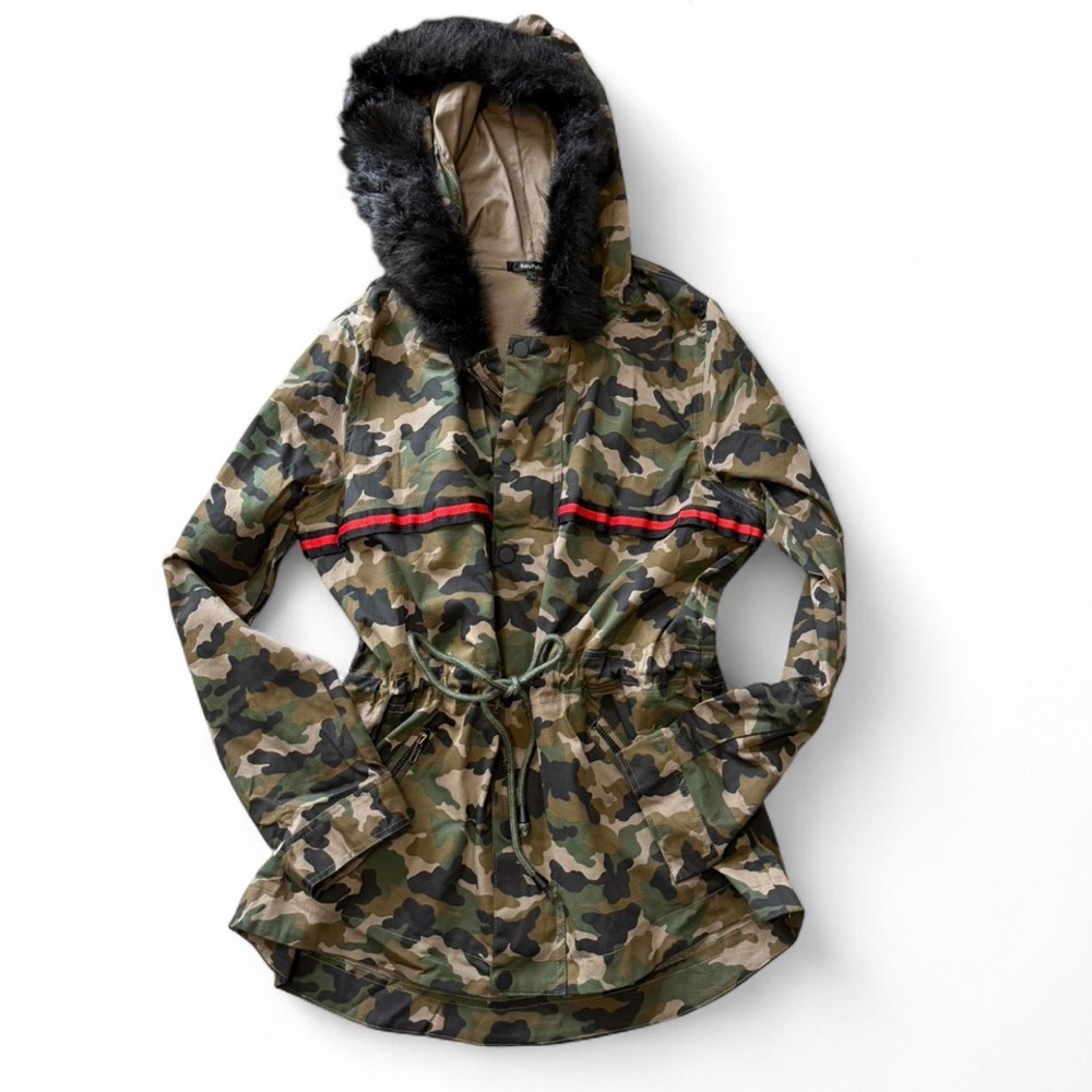 Camo Faux Fur Hooded Jacket‎